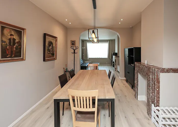 Amazing In With Wifi דירה